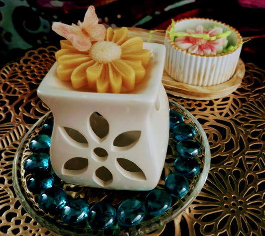Decorative beewax melts with burner